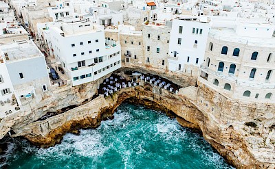 Iconic cliffs overlooking the Adriatic in Polignano a Mare. Pexels@Kelly