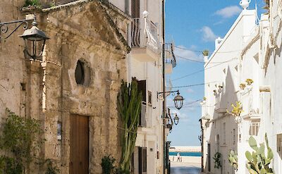Streets of Monopoli, Puglia, Italy. Unsplash@Max Bohme