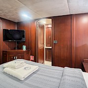 Double Cabin | Virtuoso | Boat & Bike Tour