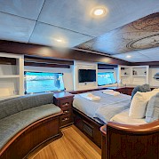 Master cabin | Virtuoso | Boat & Bike Tour