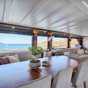 Saloon | Virtuoso | Boat & Bike Tour