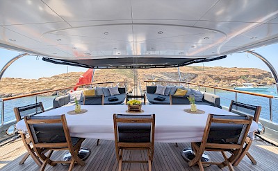 Upperdeck | Virtuoso | Boat & Bike Tour