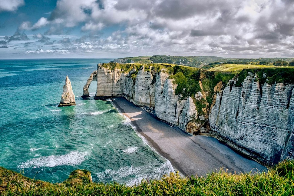 Cliffs of Etretat. Unsplash@Allyson Beaucourt