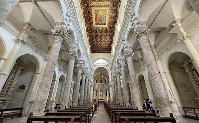 Inside one of Lecce&rsquo;s grand Baroque churches. Flickr@Gian Luca Sgaggero