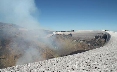 Steam drifting from the summit of Villarrica Volcano. Pexels@Eritt