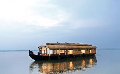 India Houseboat | Bike & Boat Tour
