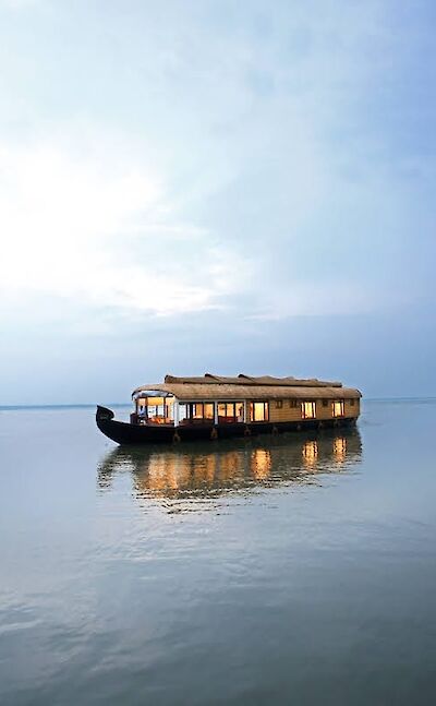 India Houseboat | Bike & Boat Tour