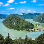 Along the Danube - Engelhartszell to Budapest - The Great Danube Loop at Schlögen. Pixabay:Leonard Niederwimmer