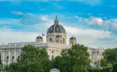 The Kunsthistorisches Museum overlooking Vienna&rsquo;s Burggarten. Pexels:Nataly Nagorska