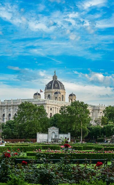 The Kunsthistorisches Museum overlooking Vienna’s Burggarten. Pexels:Nataly Nagorska