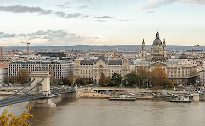 Budapest&rsquo;s Chain Bridge and riverside skyline along the Danube. Pexels:Raul Kozenevski