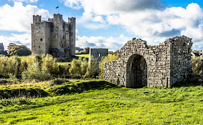 Ruins abound all over Ireland. Flickr:William Murphy