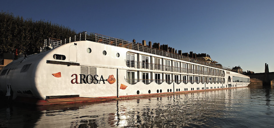 Luna | Bike & Boat Tour