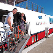 Embarking | Ave Maria Portegrandi | Bike & Boat Tour