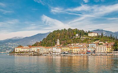 Bellagio&rsquo;s colorful waterfront on Lake Como. Unsplash@LewisJGoetz