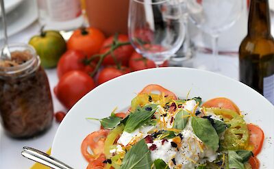 Fresh Italian salad. unsplash@DarioKrejci