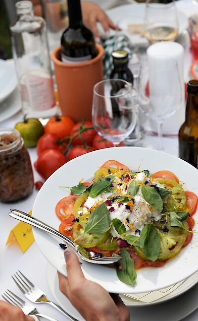 Fresh Italian salad. unsplash@DarioKrejci