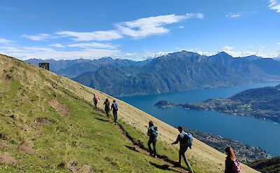 Hiking along scenic trails overlooking Lake Como. to@BLCT