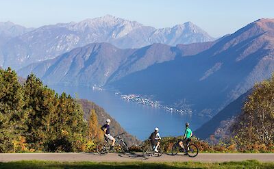 Cycling high above the lake with sweeping alpine views. to@BLCT