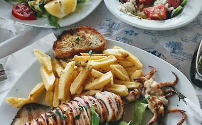 Grilled seafood lunch. Pexels@TheoSousi