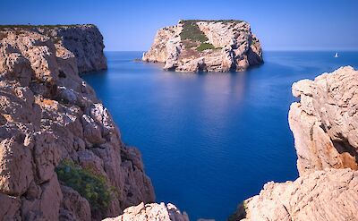 Sea cliffs and coastal viewpoints near Capo Caccia, Alghero. pexels@DomenicoAdornato