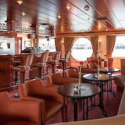 Bar & Lounge | MS Switzerland | Boat & Bike Tour