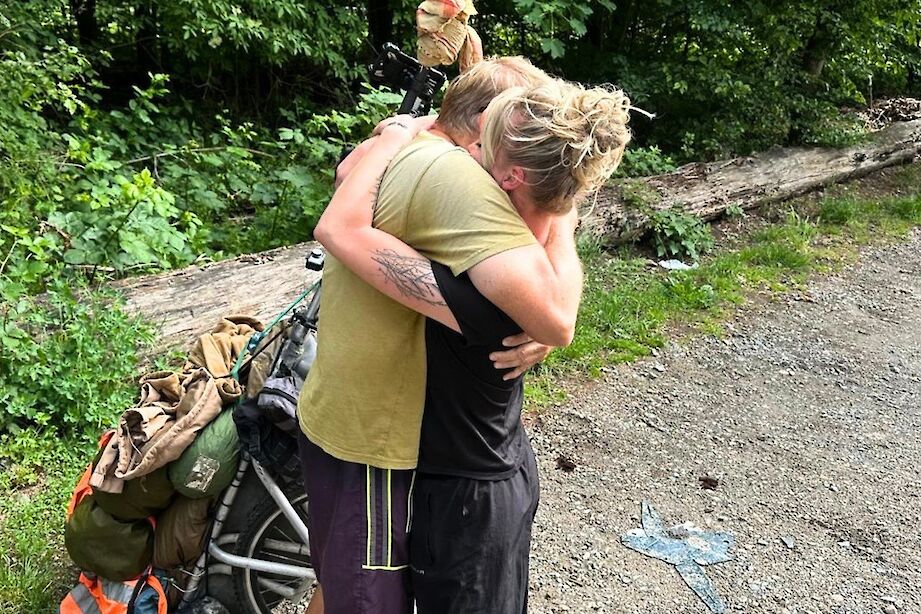 Karl and Rosalind saying their goodbyes at the end of their trek, Frankfurt, Germany. CC:Rosalind Perrett