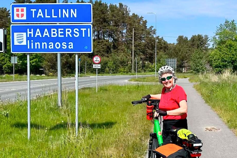 Arriving in Tallinn. CC:Raymond Lemoine