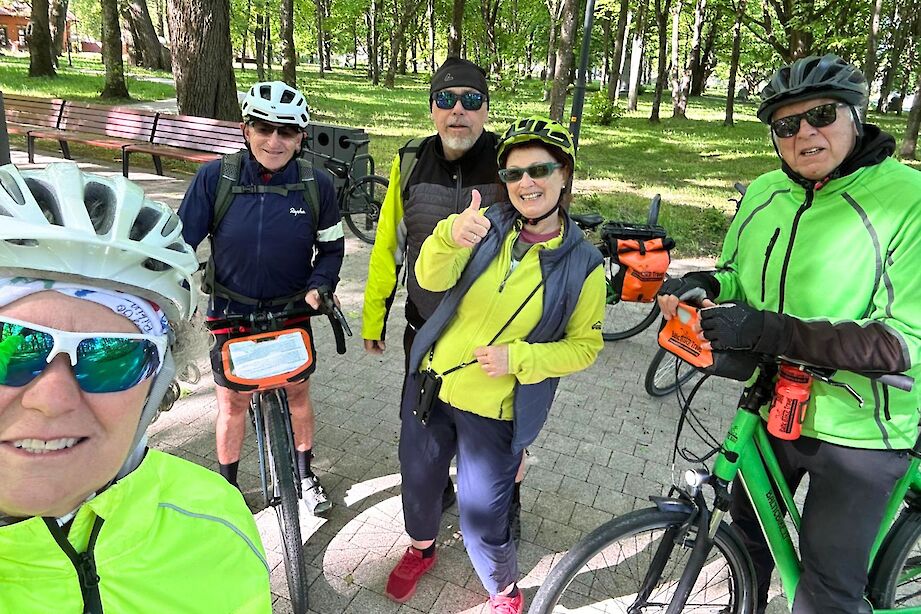 Raymond and friends ready to start cycling! CC:Raymond Lemoine