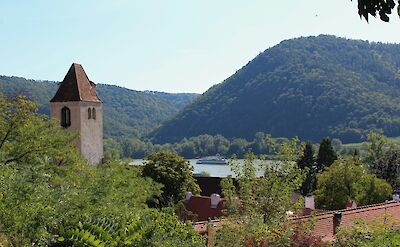 Forested hills and the river in Durnstein, Austria. Unsplash@Daniela Turcanu