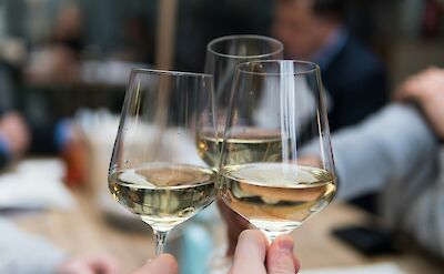 Tasting white wines. Unsplash@Matthieu Joannon