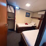 Twin cabin | Clair de Soleil | Bike & Boat Tour