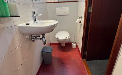 Ensuite Bathroom | Clair de Soleil | Bike & Boat Tour