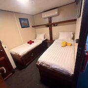 Twin Cabin | Clair de Soleil | Bike & Boat Tour