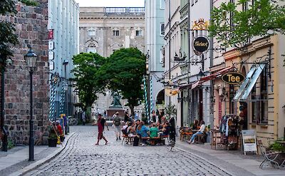 Exploring the streets of Berlin. pexels:Wal