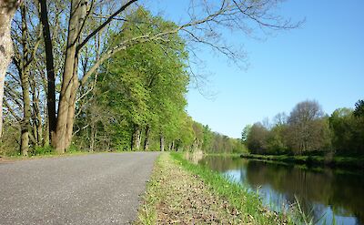 Cycling beside one of Brandenburg's waterways. CC:Constantin Knapp
