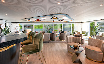 Amadeus Club | Amadeus Cara | Bike & Boat Tour
