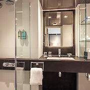 Ensuite Bathroom | Amadeus Cara | Bike & Boat Tour