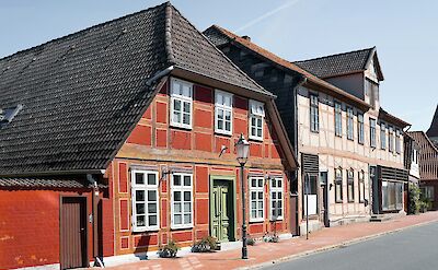 Traditional half-timbered houses in Bleckede's historic town center. unsplash:WolfgangWeiser