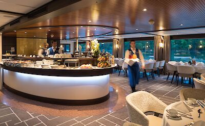 Restaurant | Amadeus Diamond | Bike & Boat Tour
