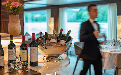 Wine Service | Amadeus Diamond | Bike & Boat Tour