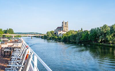 Auvers-sur-Oise along the Oise River. toTN
