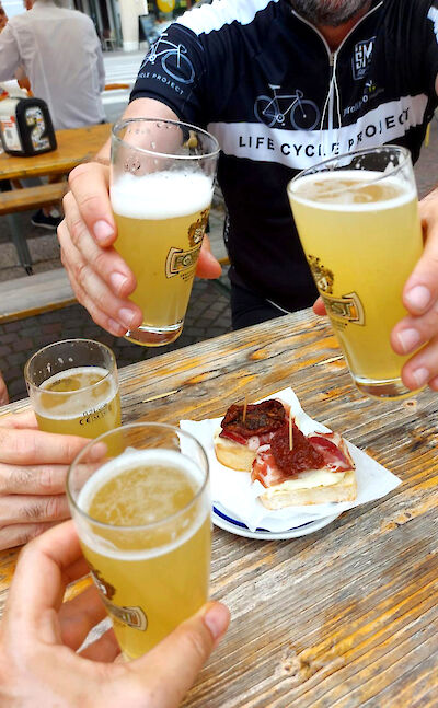 A refreshing drink stop during the ride. toGL