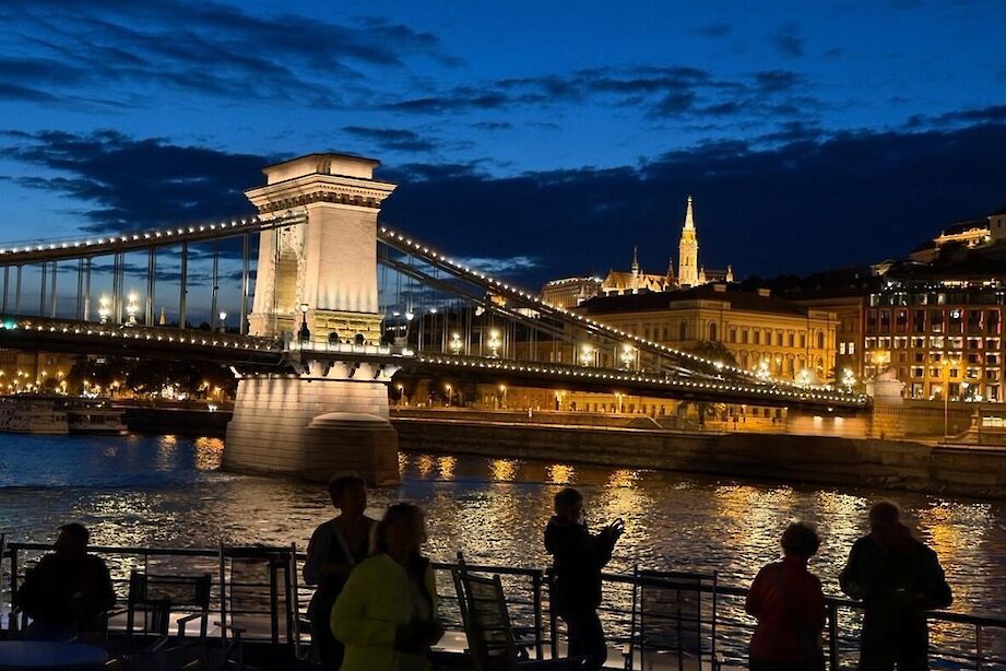 Bridge in Budapest at night. CC:Stuart Fabel