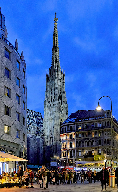 Evening stroll in Vienna, Austria. Flickr:Pedro Szekely