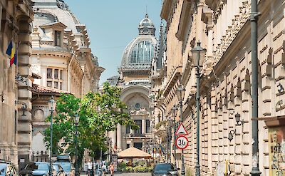 Elegant Belle &Eacute;poque architecture of Bucharest. pexels:jakubzerdzicki