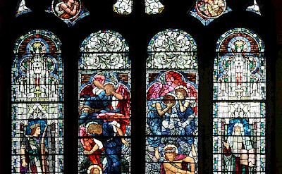 Alyth Parish Church stained-glass window. Photo via Flickr:shandchem