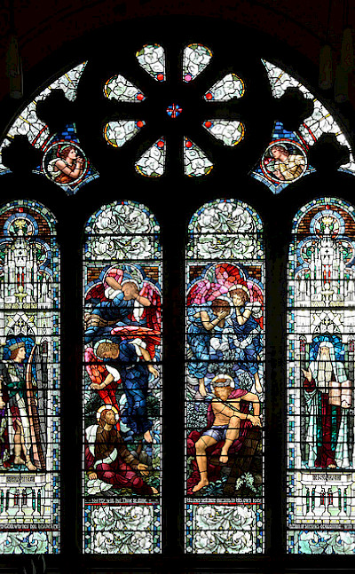 Alyth Parish Church stained-glass window. Photo via Flickr:shandchem