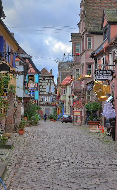 Shopping streets in Riquewihr, Alsace, France. Photo via Flickr:schnitzgeli1