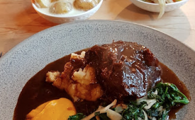 Sunday lunch at Riverside Inn. Photo via TO